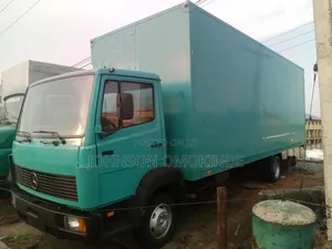 814 Mercedes Benz Truck