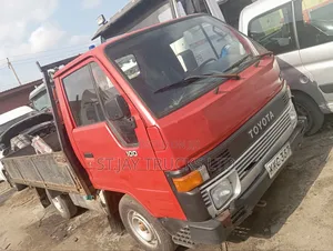 Toyota Dyna 100