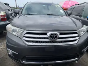 Toyota Highlander Limited 2012 Gray