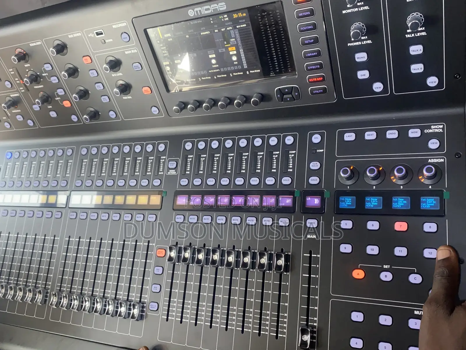 M32 Midas Digital Live and Studio With 40input Channels