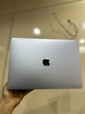 Laptop Apple MacBook Pro 2022 M2 8GB Intel Core M2 SSD 256GB