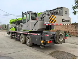 Clean Foreign Used 30 Tons Zoomlion Mobile Crane 2023