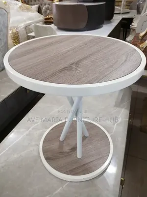 Mini Round Table.