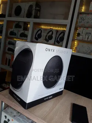 Onyx Studio 9