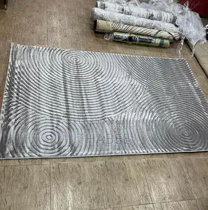 5x7ft Fluffy Grey Turkish Center Rug. 105,000