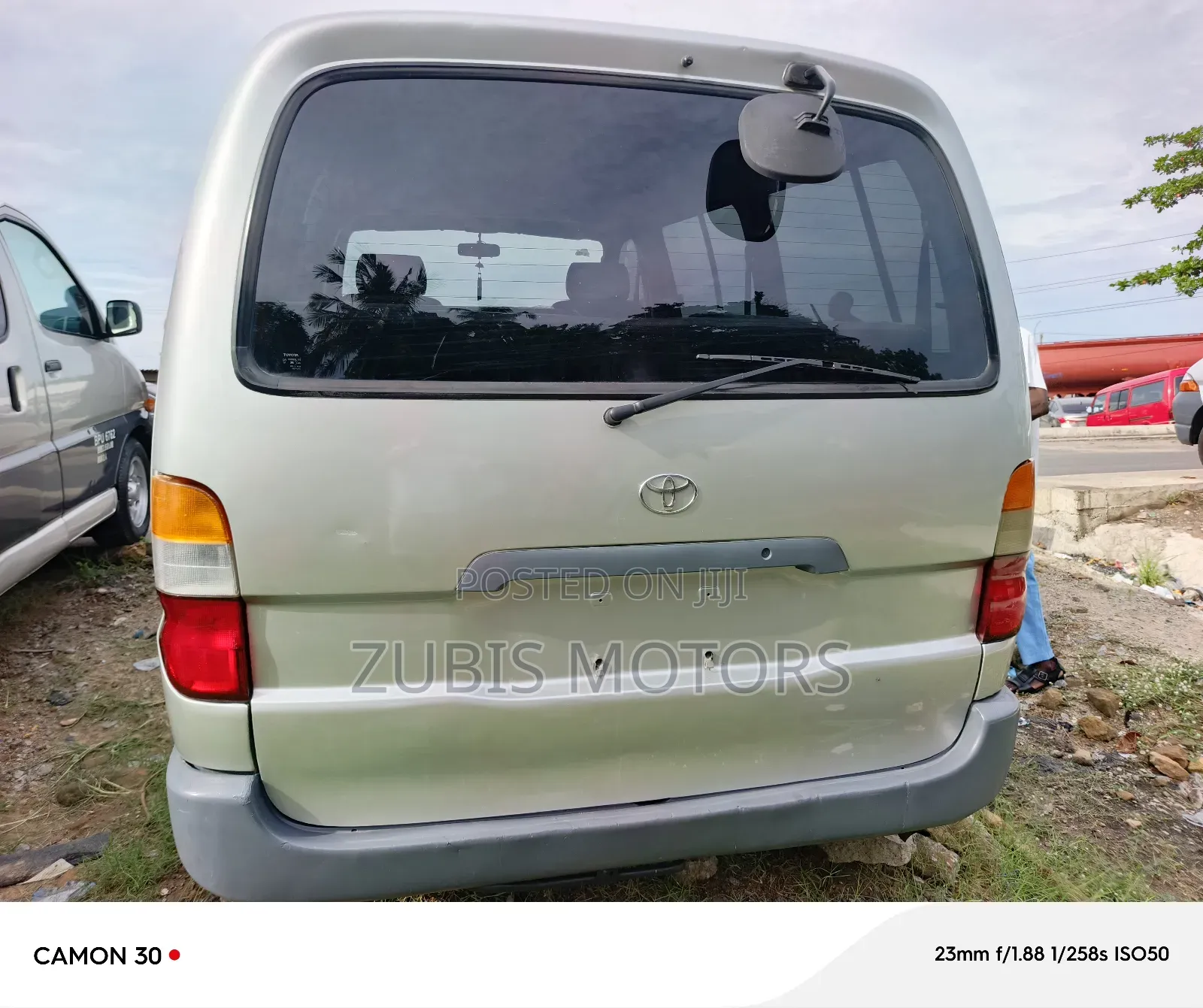 Toyota HiAce 2003 Grey