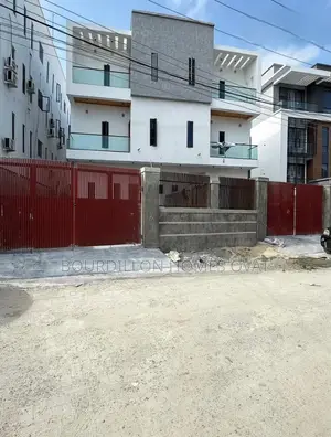 4bdrm Duplex in Ologolo for sale
