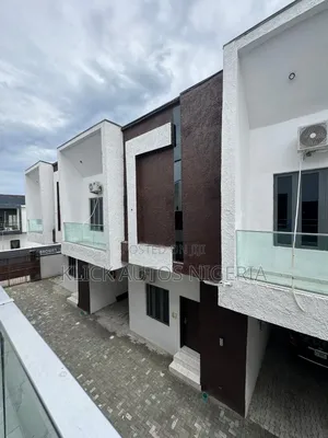 4bdrm Duplex in Lekki for sale