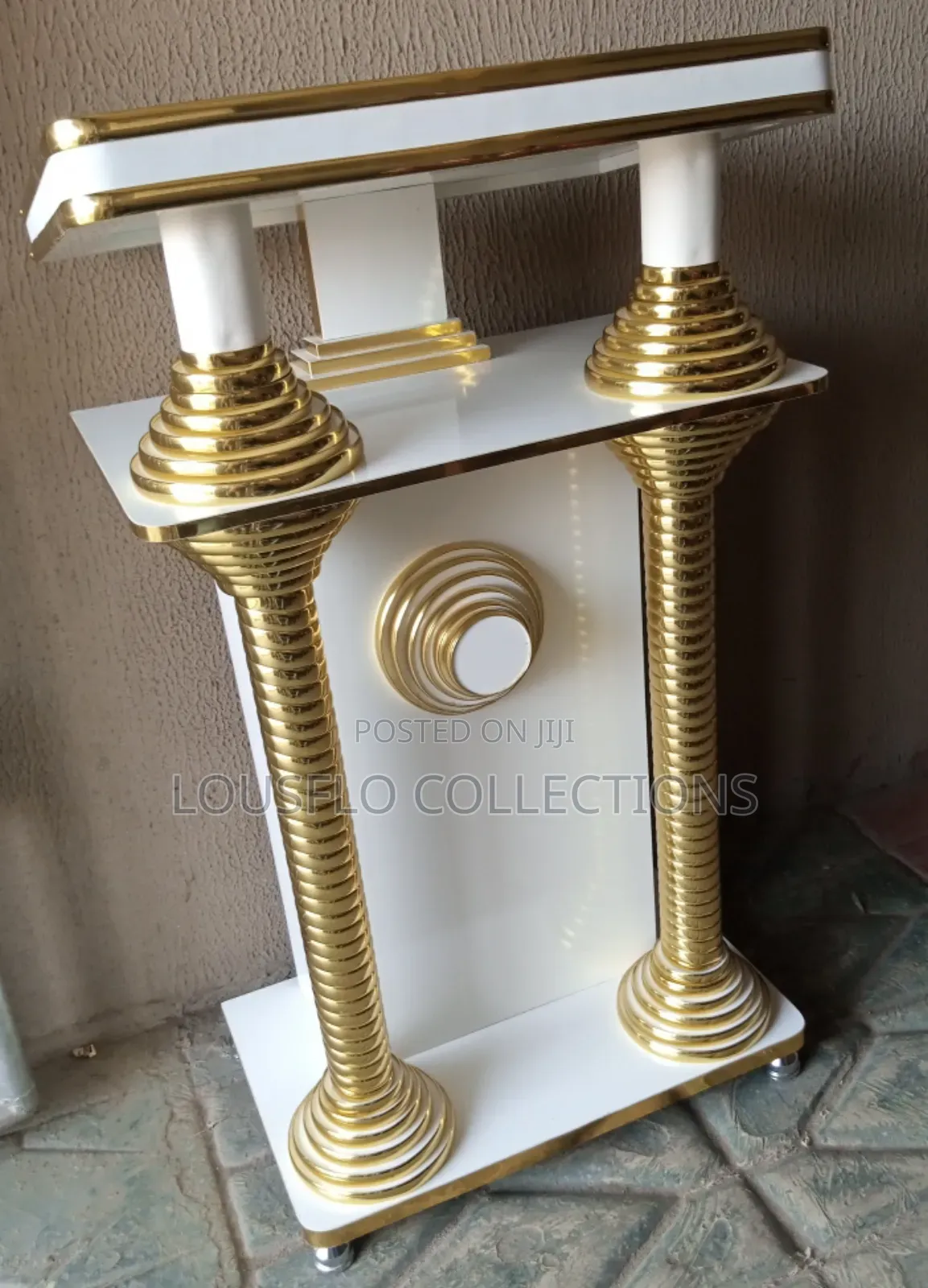 Quality Royal Pulpit