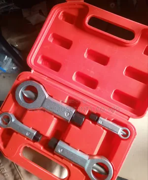 Nut Splitter Set/Nut Cracker