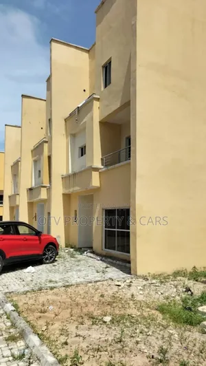 Furnished 4bdrm Townhouse/Terrace in Lekki for sale