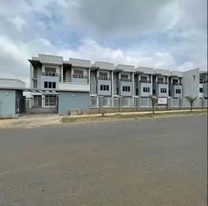 4bdrm Townhouse / Terrace in Guzape District for rent