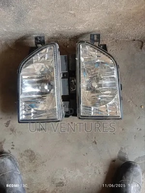 Headlight Nissan Cabstar Sharp Mouth