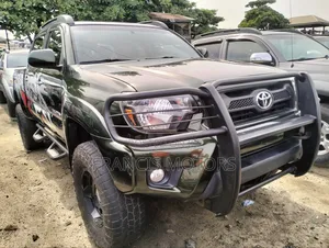 Toyota Tacoma 2015 Green