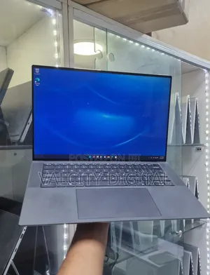 Laptop Dell Precision 5570 16GB Intel Core i7 SSD 512GB