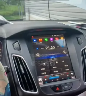 Ford Focus Carplay012 to O18