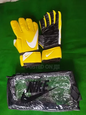 Solid Goalkeeper Gloves Original