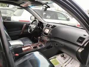 Toyota Highlander Limited 3.5l 4WD 2013 Black