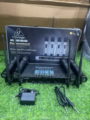 Behringer 4in1 Wireless Microphone System – 4 Handheld Mics