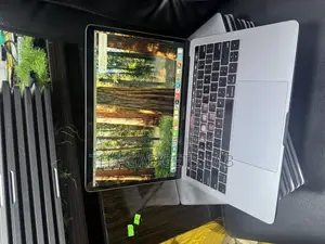 Laptop Apple MacBook Pro 2019 16GB Intel Core i7 SSD 512GB
