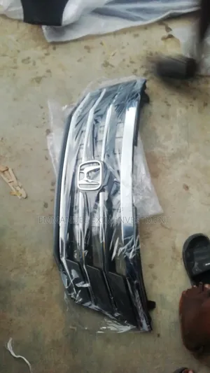 Front Grille Crosstour 2010