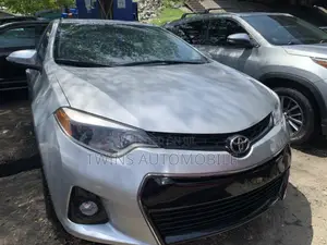 Toyota Corolla S 4dr Sedan (1.8L 4cyl CVT) 2016 Silver
