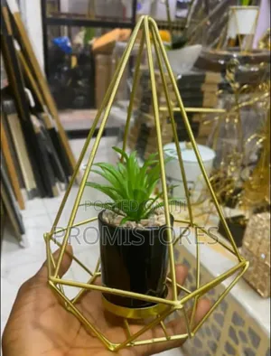 Decorative Gold Triangle Flower