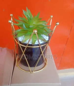 Unique Shelf Flower Decor