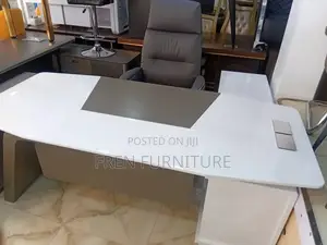 Office Executive Director Table With 2 Metre