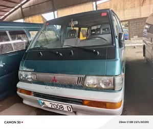 Mitsubishi L300 2005 Green