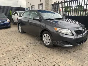 Toyota Corolla LE 4dr Sedan (1.8L 4 cyl 4A) 2009 Gray