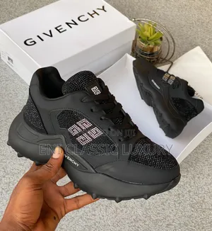 Givenchy Luxury Designer Sneakers Well Branded Package 📦