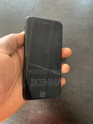 Apple iPhone 7 32 GB Black