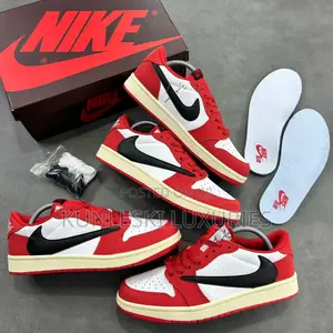Travis Scott X Nike Air Jordan 1 Low Og Chicago Sneakers