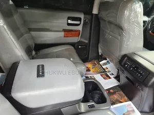 Toyota Sequoia Platinum 4x4 2020 Gray