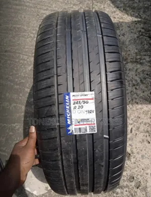 245/50/20 Michelin Bridgestone