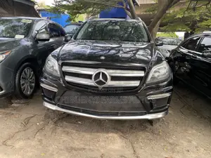 Mercedes-Benz GL-Class GL550 4MATIC 4dr SUV AWD (4.7L 8cyl Turbo 7A)