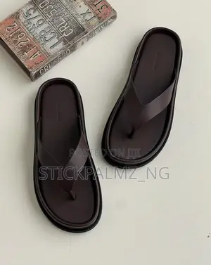 Premium Leather Slides Built for Effortless Style.