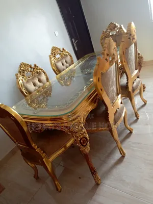 Royal Dining Table