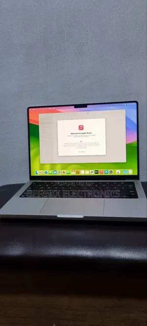 Laptop Apple MacBook Pro 2021 M1 32GB Apple M1 Max SSD 1T