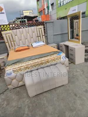 6by6 Cream Coloured Leather Bed With Executive Accessories
