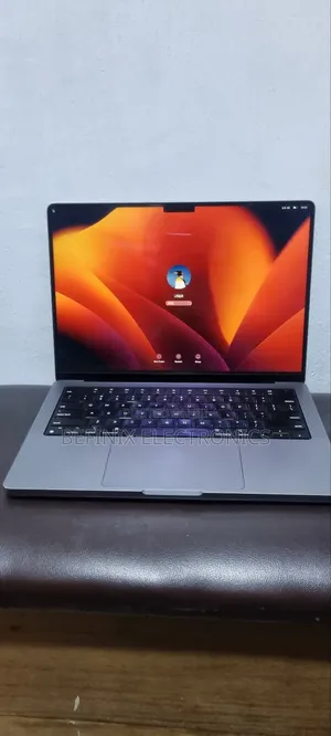 Laptop Apple MacBook Pro 2021 M1 16GB Apple M1 Pro SSD 512GB