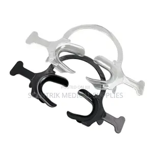Mouth Retractor With Suction Port