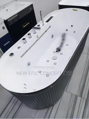 Italian Bathtub With Jet Massage