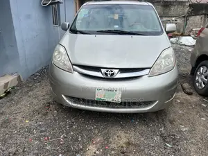 Toyota Sienna XLE AWD 2006 Silver