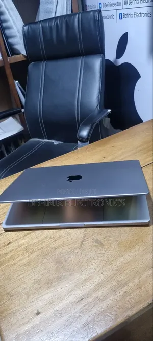 Laptop Apple MacBook Pro 2023 M3 Pro 14-Inch 8GB Apple M3 SSD 512GB