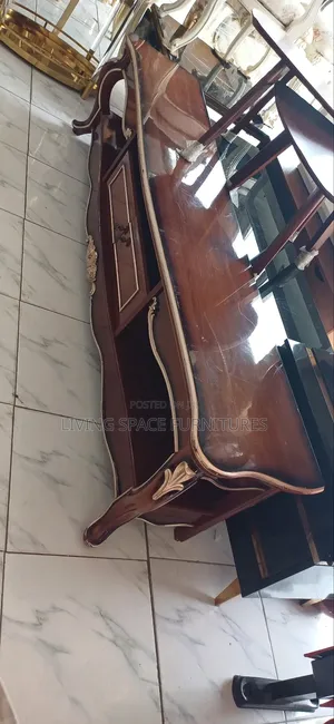 Executive Royal Tv Stand