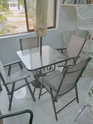 Fordable Chair With Centre Table