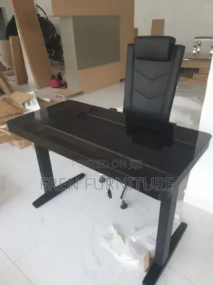 Electric Adjustable Height Table