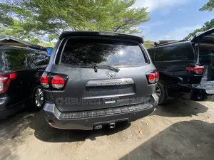 Toyota Sequoia Platinum 4x4 2020 Gray